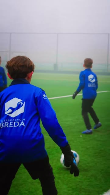 Jonge keepers tijdens een gezamenlijke training van Keepersschool Breda.